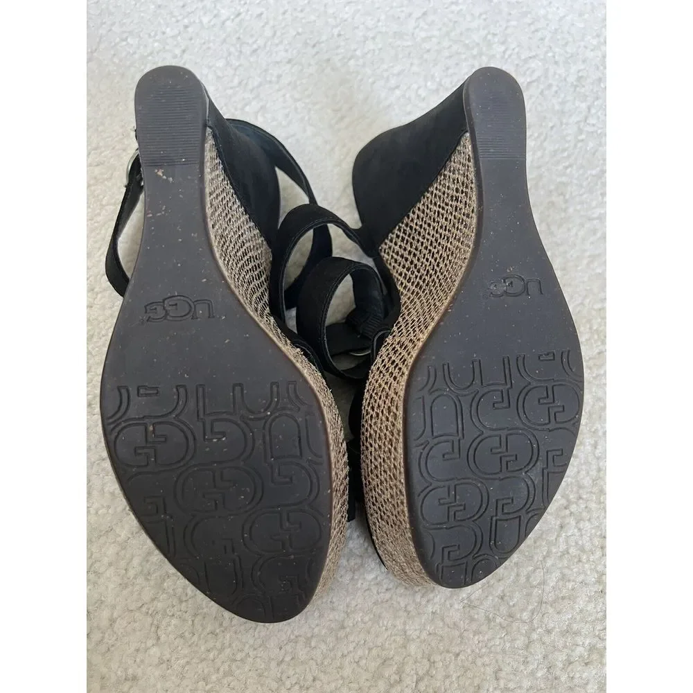 UGG  Ariah Black Suede Nubuck‎ Snake Wedge Platform Sandals Women Size 7